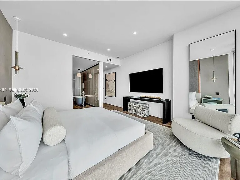 888 Biscayne Blvd #5704 — Photo 27