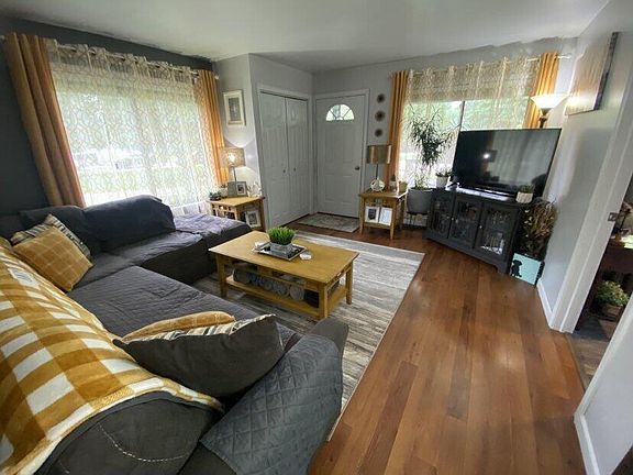 5th image of 1303 Sheridan Dr