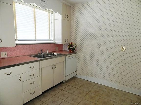 5th image of 5008 Grove Ave