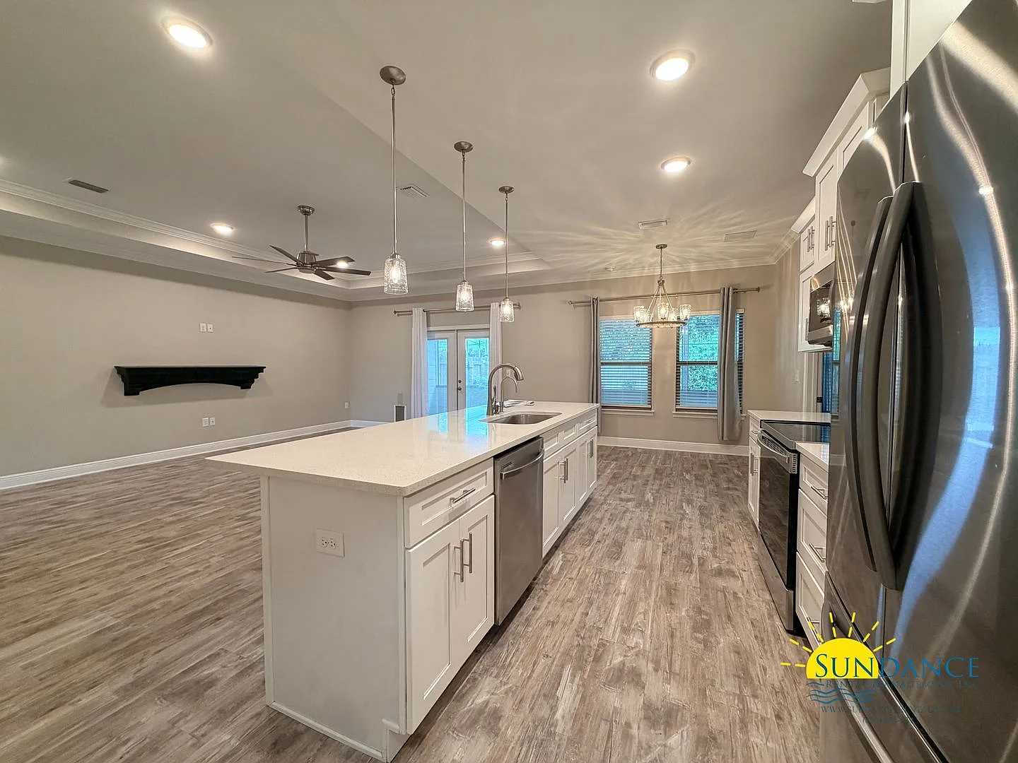 Spacious 4-Bedroom Home with Pool, Solar Panels & Electricity Allowance! — Photo 4