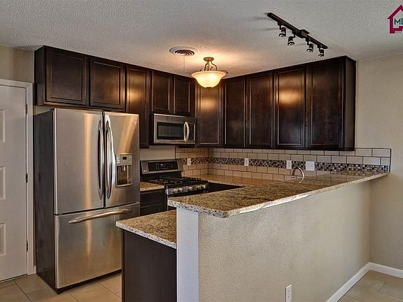 4th image of 2075 Avalon Dr