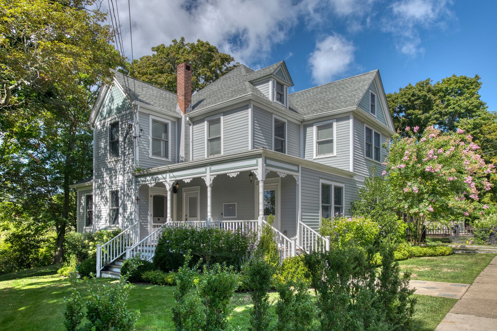 ground floor apartment in Victorian home in Greenport