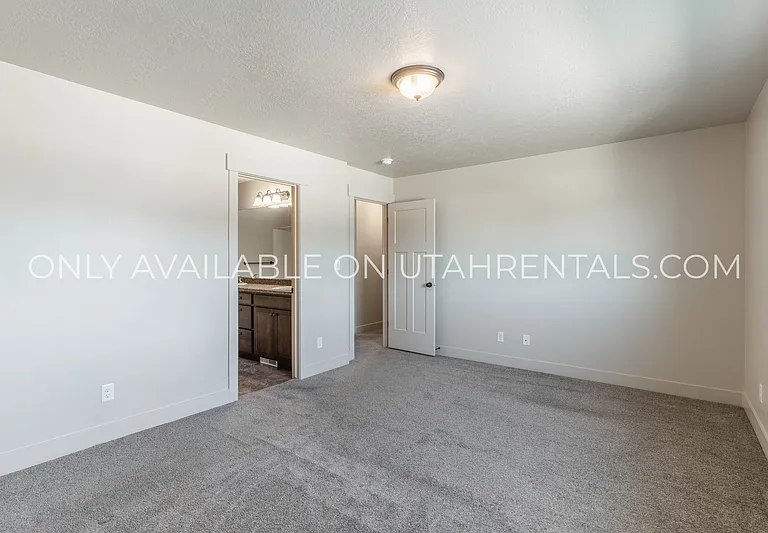 161 N 1275 W — Photo 13