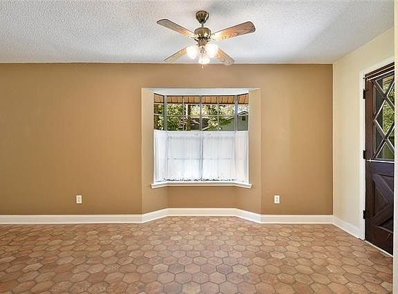 4th image of 60391 Cerise Dr