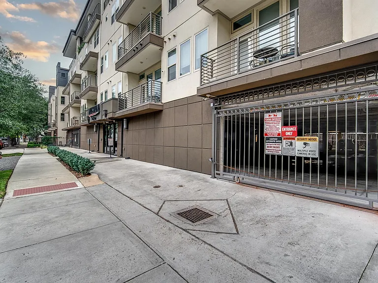 4819 Caroline St #308 — Photo 41