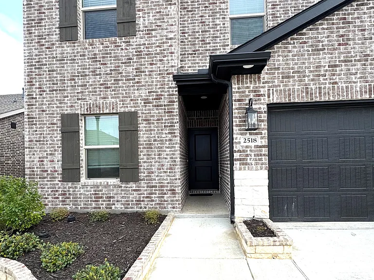 2518 Tahoe Dr — Photo 4