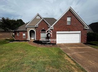 1990 Chartridge Dr, Cordova, TN 38016