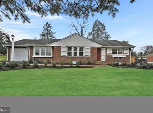 114 Running Pump Rd, Lancaster, PA 17603