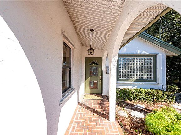 3rd image of 3295 SE Monte Vista Street