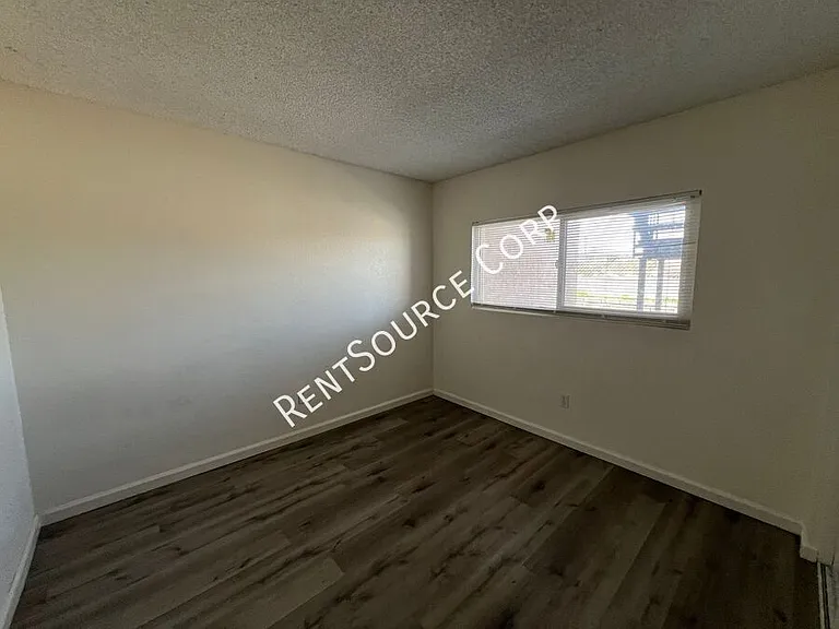 1131 Barstow Rd #B — Photo 9