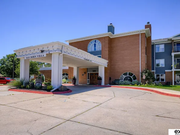 3001 S 51 Street Ct #266, Lincoln, NE 68506