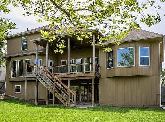 2nd image of 1413 SE Woodbine Dr