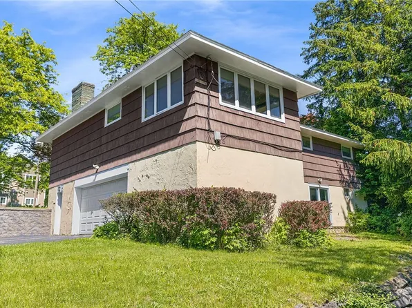 1500 Salt Springs Rd, Syracuse, NY 13214