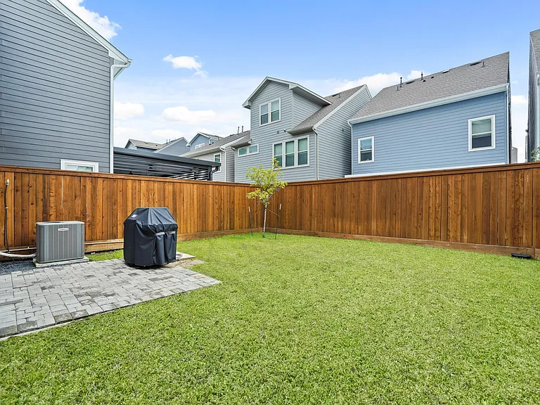 10972 Hewitt Cliff Ln — Photo 23
