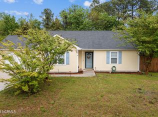 215 Parnell Rd, Hubert, NC 28539