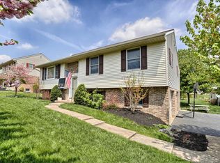 791 Sue Dr, Lititz, PA 17543
