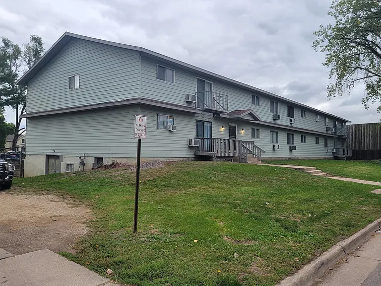 919 Gould St #1 — Photo 16