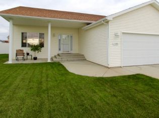1160 39 1/2 Ave W, West Fargo, ND 58078