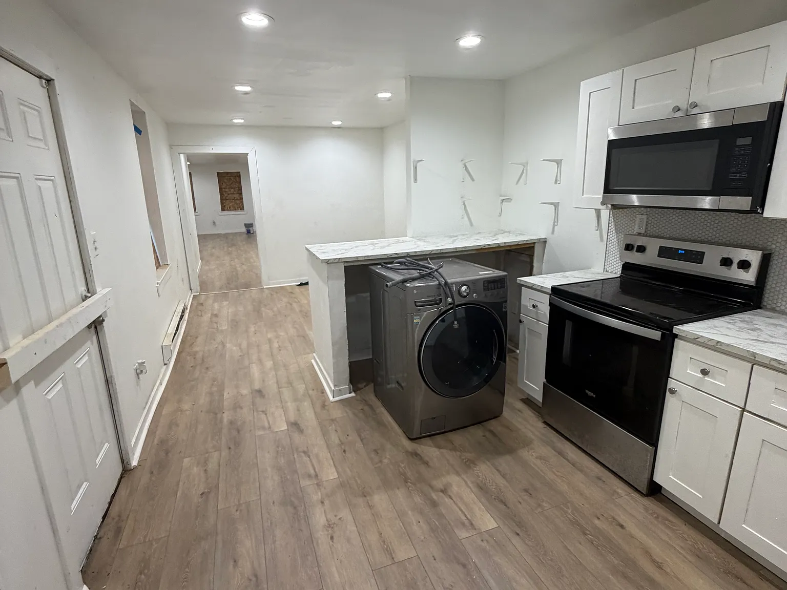 5 bed, 1.5 bath, 1600 sqft, $2,100 — Photo 1