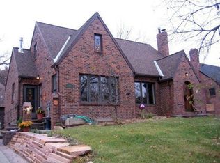 3334 Woodsshire Pkwy, Lincoln, NE 68502