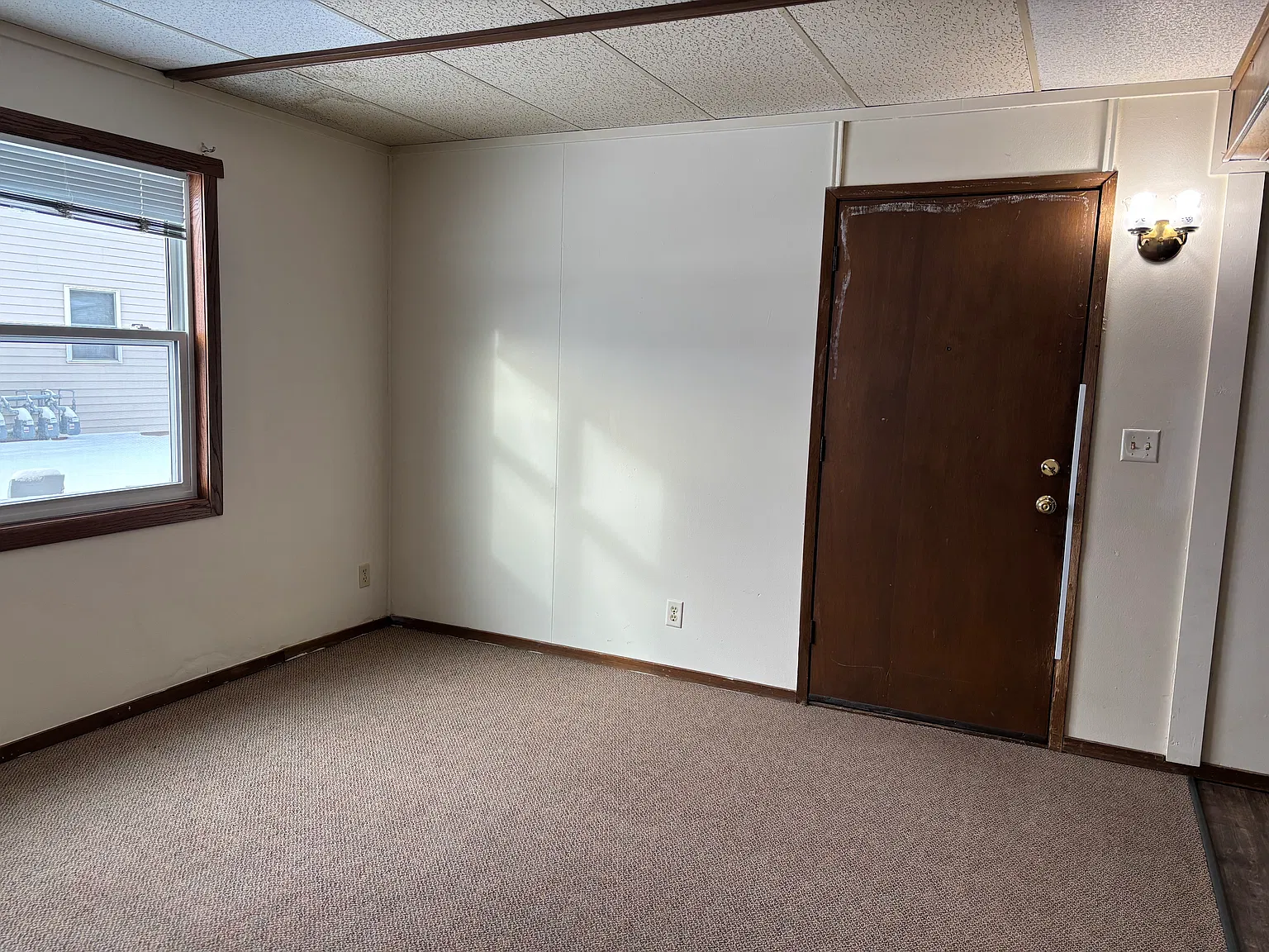 960 1st Ave — Photo 3