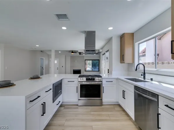3152 Laurel Ave, Henderson, NV 89014