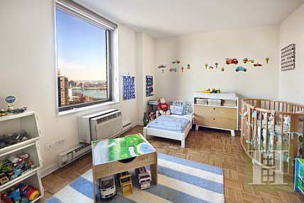 3rd image of 1641 3rd Ave APT 25K