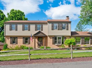 8 Porters Hollow Rd, Coraopolis, PA 15108