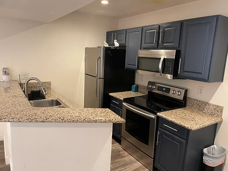 5126 S Jones Blvd #202 — Photo 5