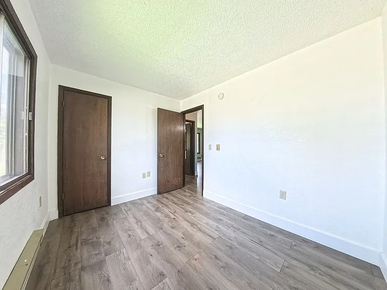 210 W Center St — Photo 11