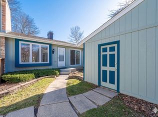 247 Driftwood Ln, Bloomingdale, IL