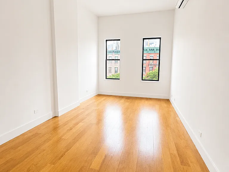 659 10th Ave #4AA — Photo 4