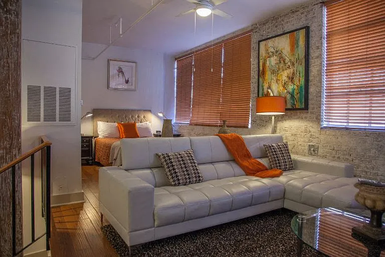 DH Holmes Apartments — Photo 49