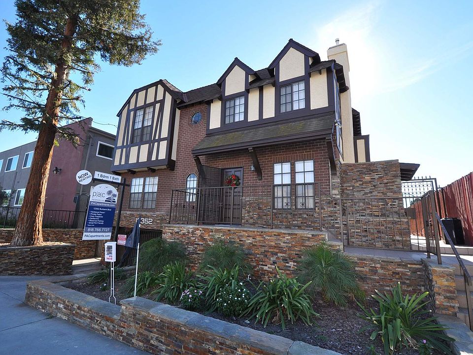 1st image of 12352 Burbank Blvd APT 103
