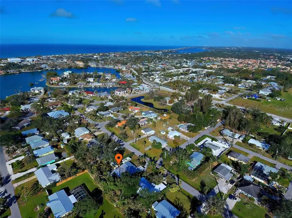 315 Palmetto Rd W, Nokomis, FL 34275