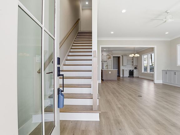 3rd image of 74 McNeil Ct