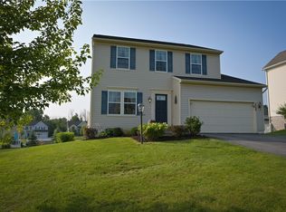 3330 Dandelion Trl, Canandaigua, NY 14424
