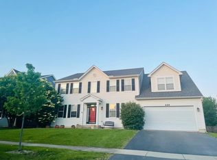 226 Loradale Rd, Oswego, IL 60543