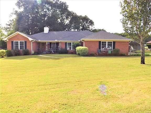 2nd image of 108 Stratford Ln
