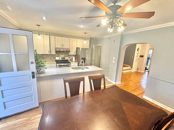 5th image of 28-25 Hobart St #4