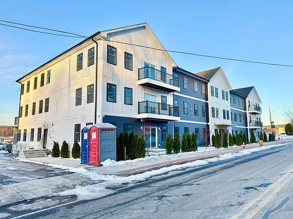 603 Franklin St #2, Worcester, MA 01604