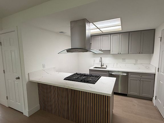 2nd image of 403 Elizabeth Way #401