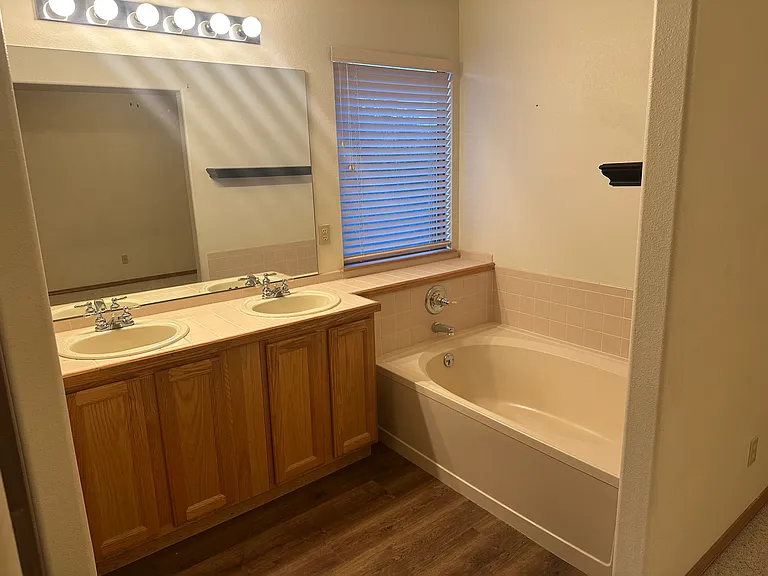 7955 Manston Dr — Photo 34