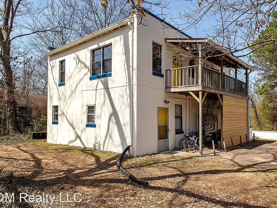 2nd image of 15 E Elm St #B