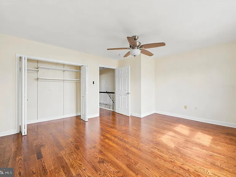 1215 Crease St — Photo 18