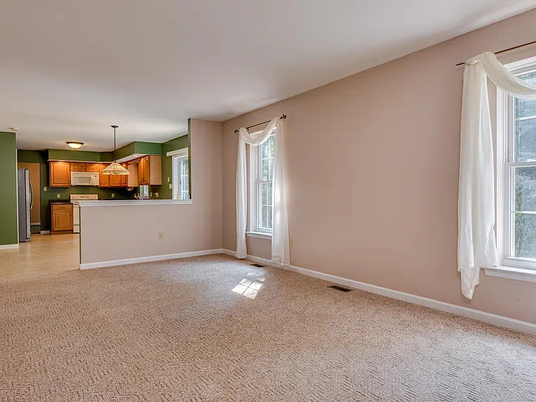 80 Hillbrook Dr — Photo 12