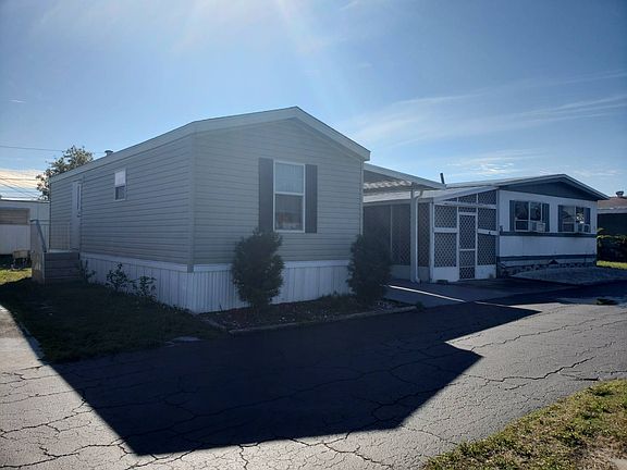 2nd image of 2424 50th Ave N #4