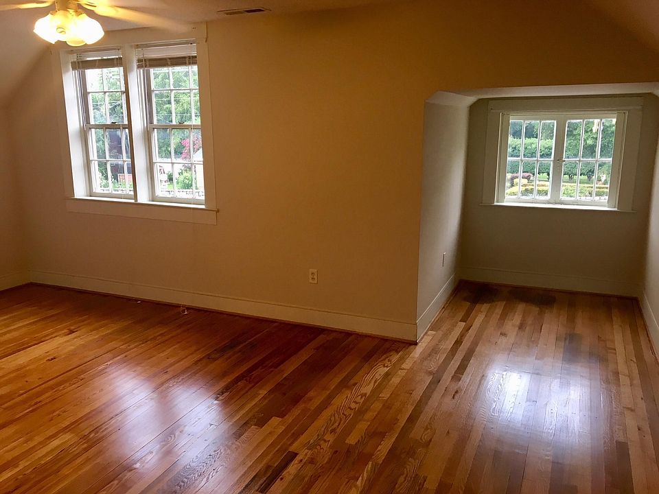 den with great nook!