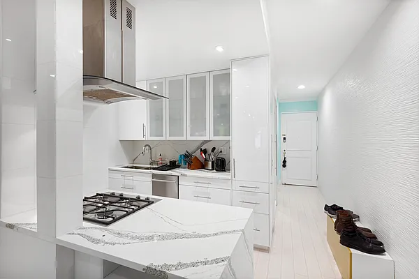 Rented by R New York | media 31