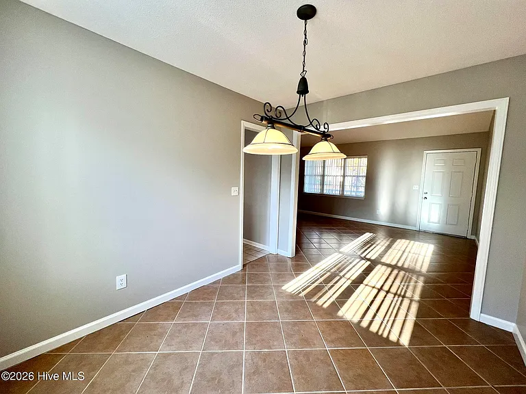 1006 Steeplechase Rd — Photo 6